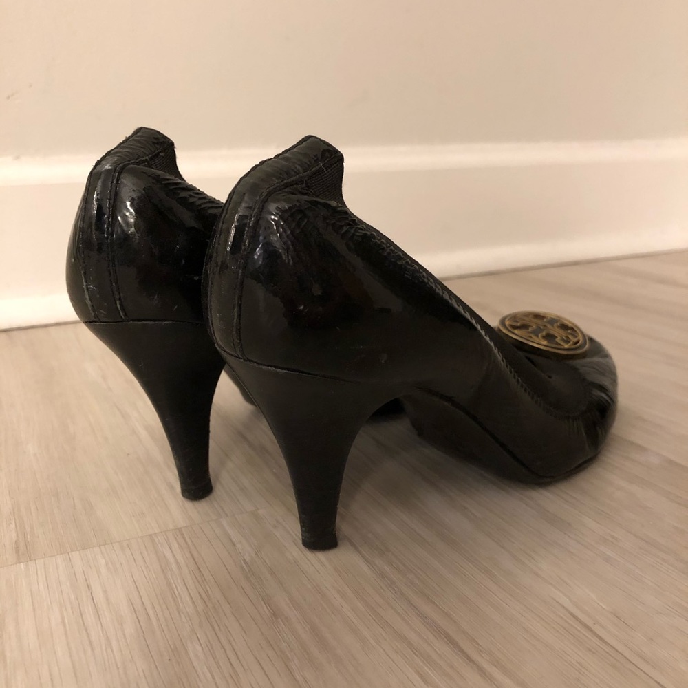 {Tory Burch} Caroline Elastic Shiny Black Mid - image 5